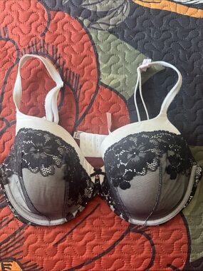 Victoria's Secret Black Lace Overlay on Cream lightly lined perfect coverage Bra